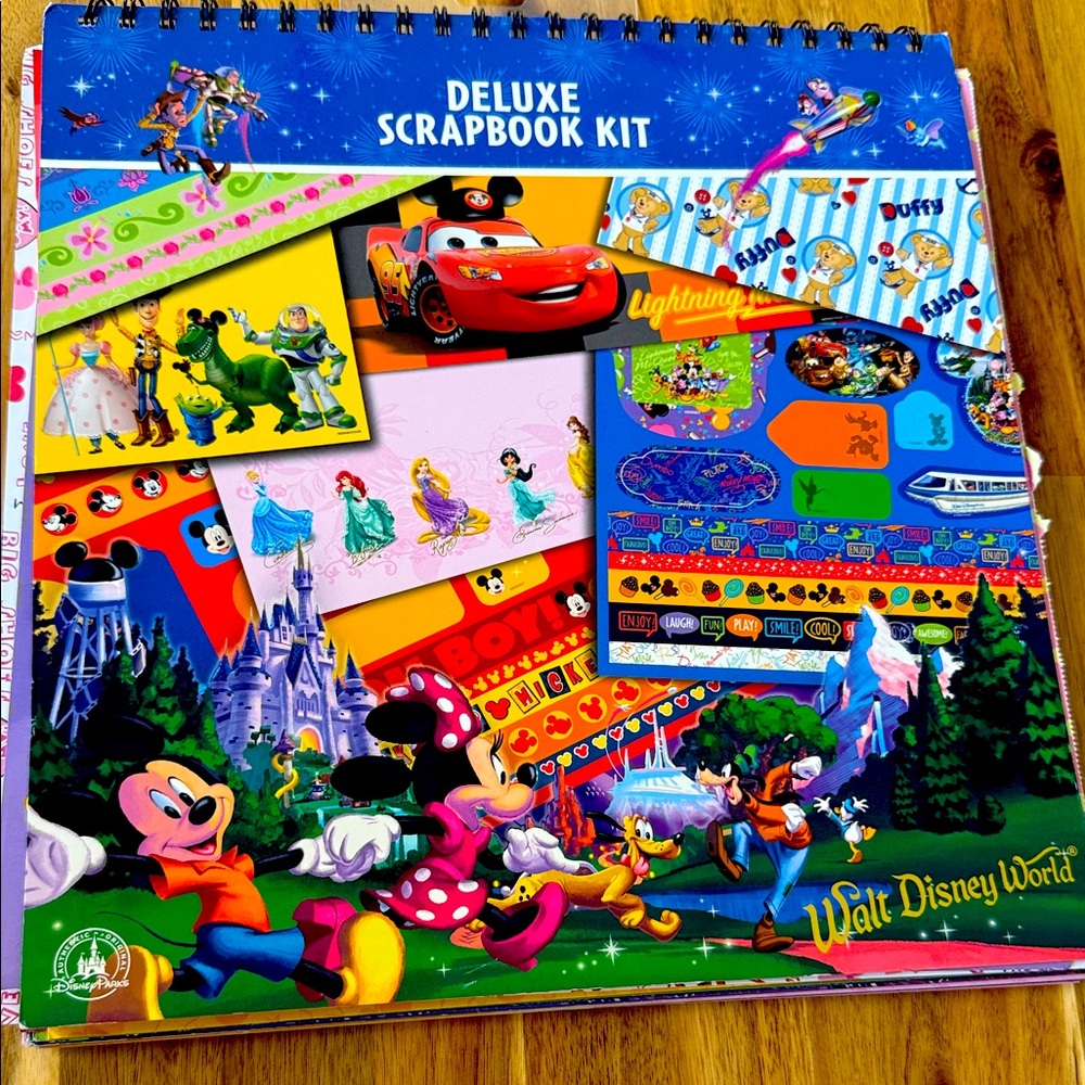 Disney Deluxe Scrapbook Kit - 2015